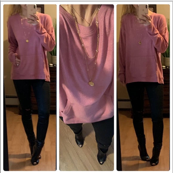 Tops - New💗Ultra soft kangaroo Rose pocket top